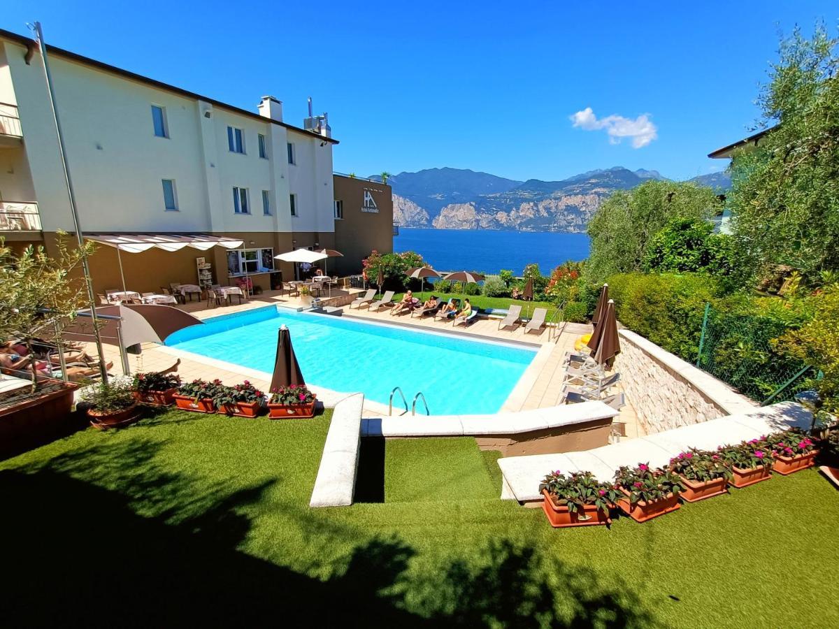 Hotel Antonella Malcesine Exterior photo